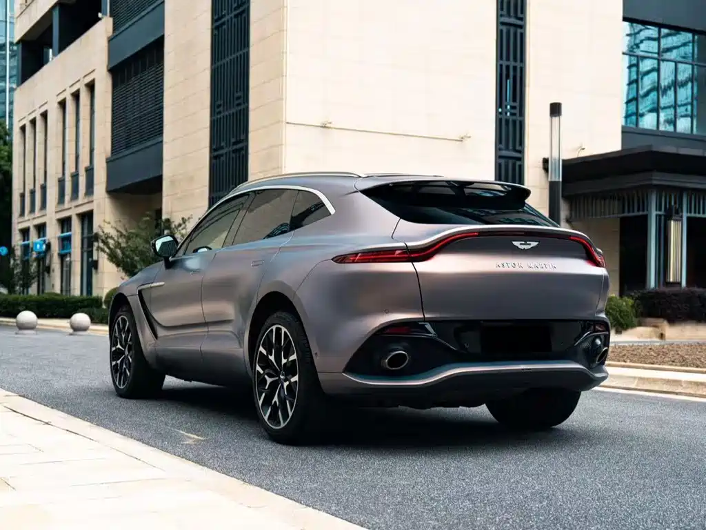 Aston Martin DBX — фото 4