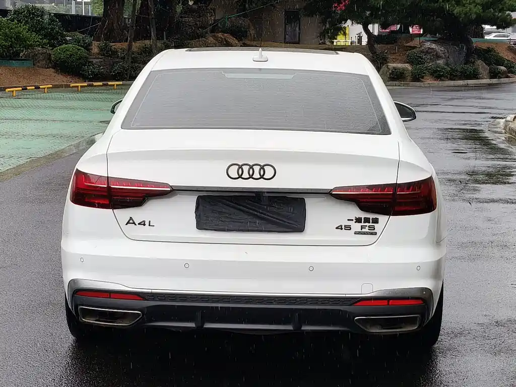 Audi A4L — фото 14