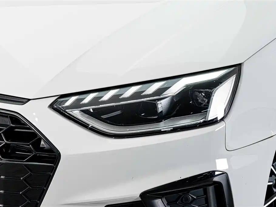 Audi A4L — фото 4