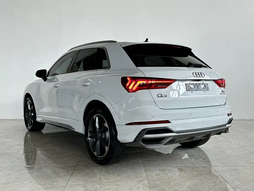 Audi Q3 — фото 4