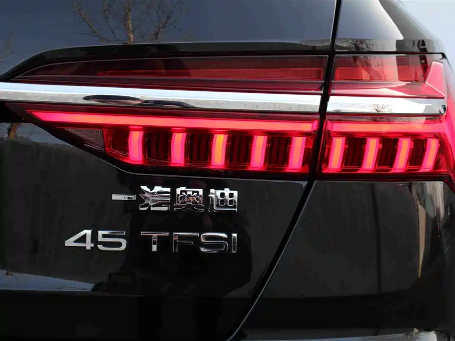 Audi A6L — фото 14
