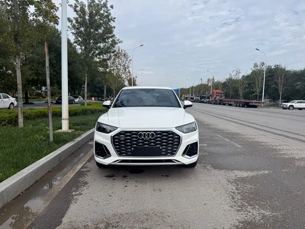 Audi Q5L Sportback — фото 2