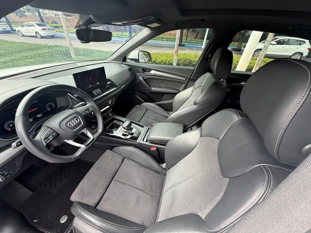 Audi Q5L Sportback — фото 11