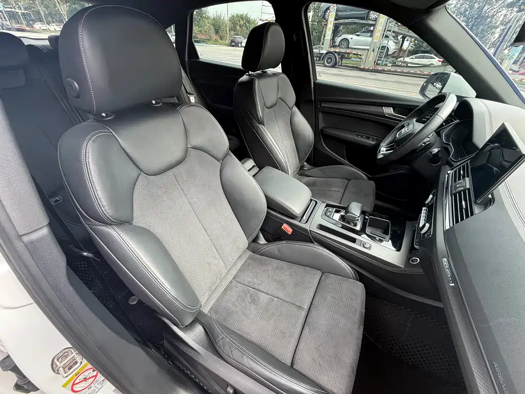 Audi Q5L Sportback — фото 14