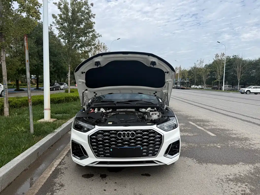 Audi Q5L Sportback — фото 17