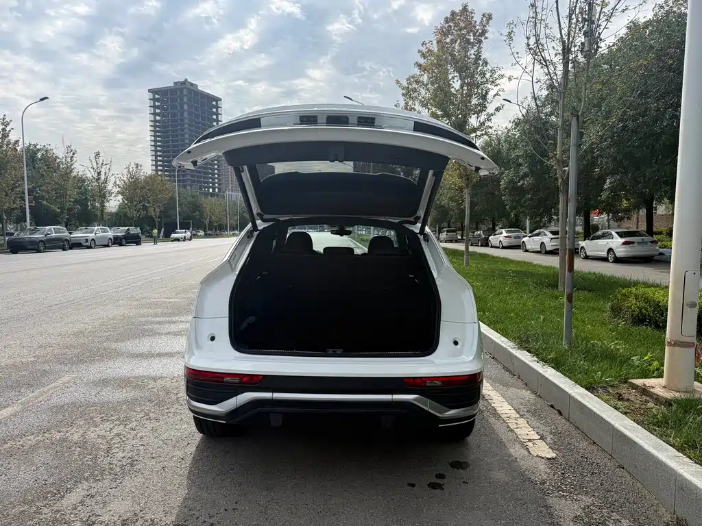 Audi Q5L Sportback — фото 19