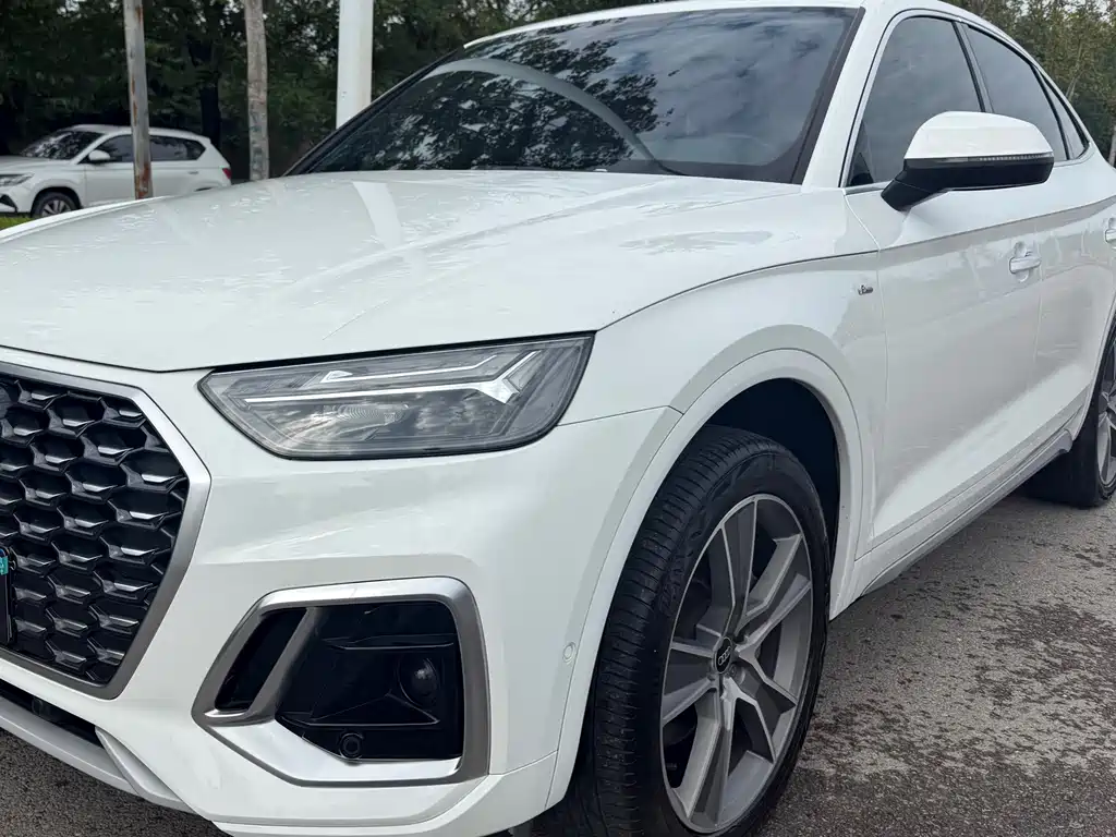 Audi Q5L Sportback — фото 4