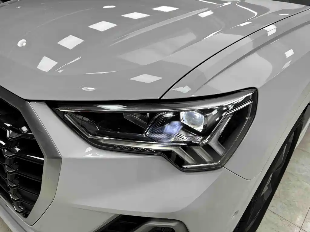 Audi Q3 — фото 22