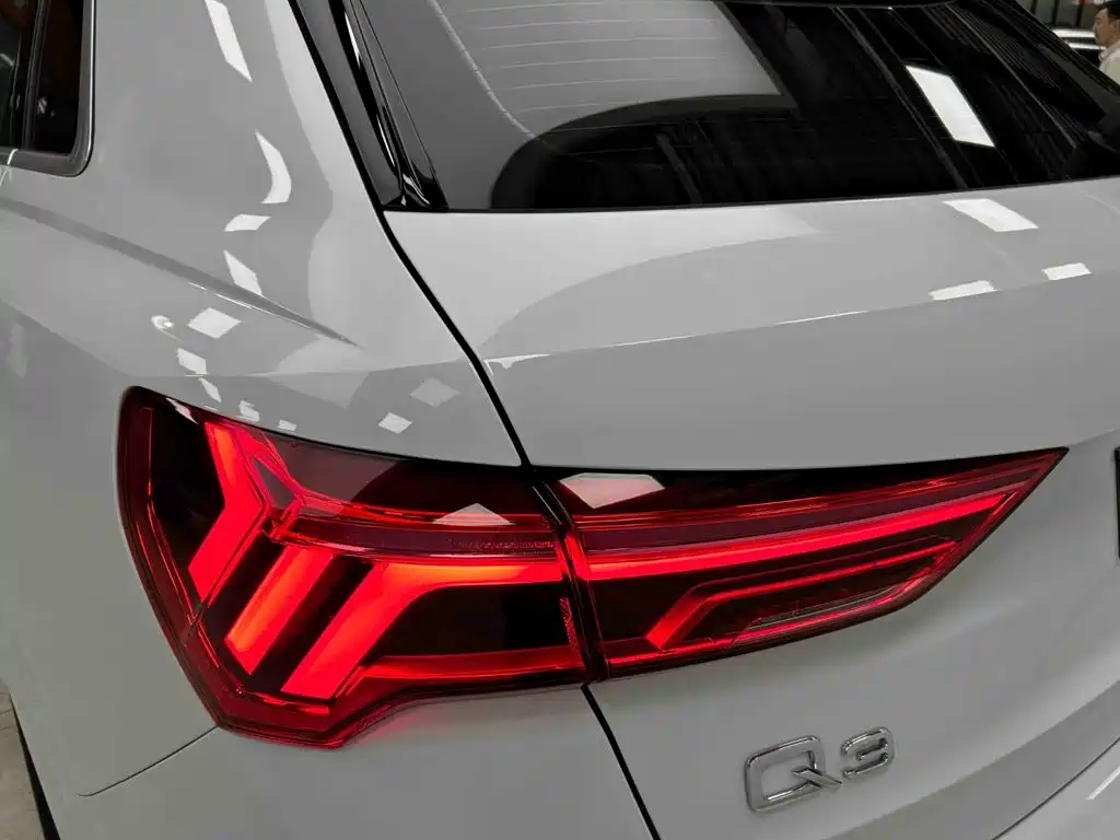 Audi Q3 — фото 23