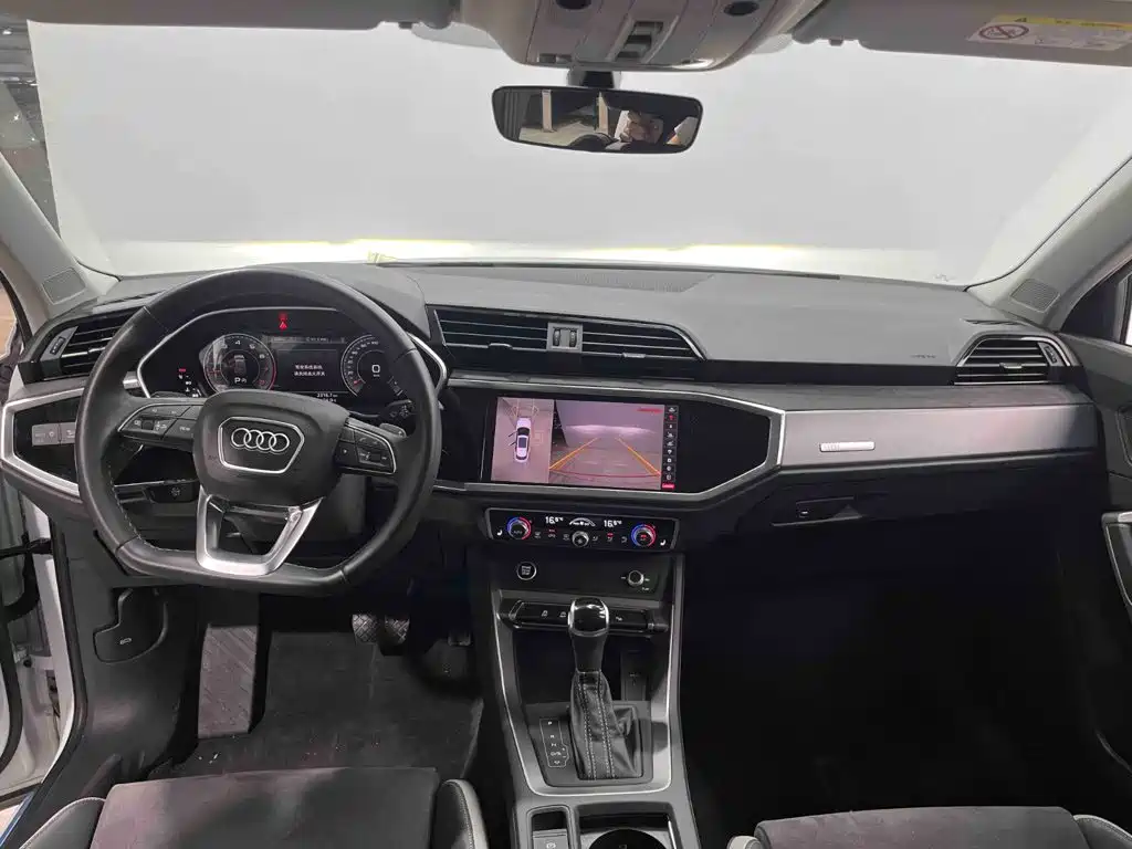Audi Q3 — фото 7
