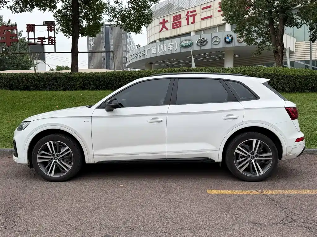 Audi Q5L — фото 3