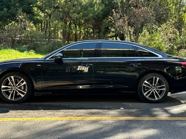 Audi A6L — фото 15