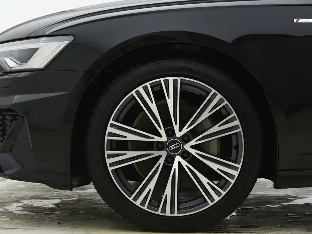 Audi A6L — фото 11