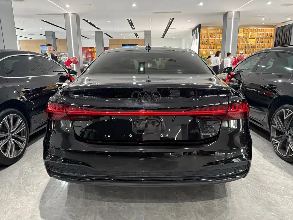 Audi A7L — фото 9