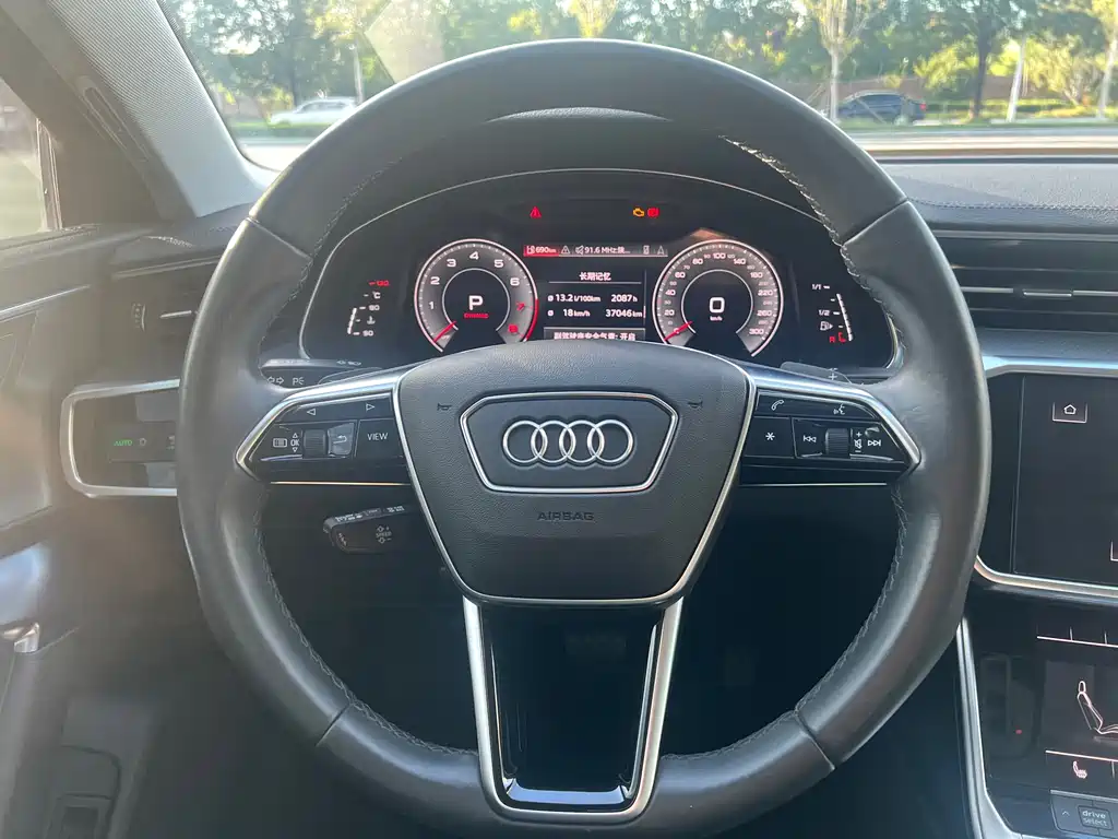 Audi A6L — фото 5