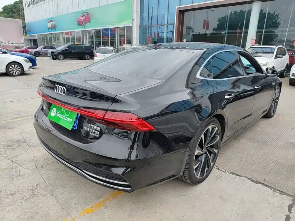 Audi A7L — фото 7
