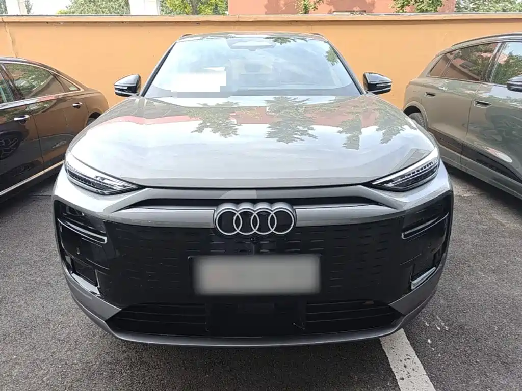 Audi Q6L e-tron — фото 3