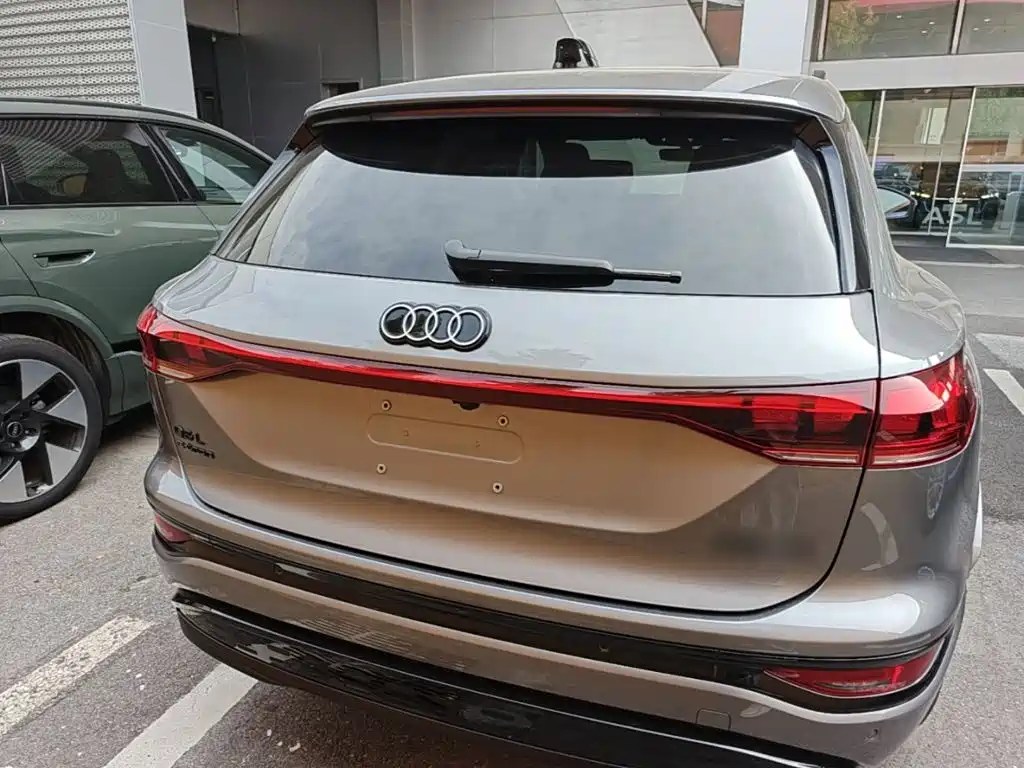 Audi Q6L e-tron — фото 6
