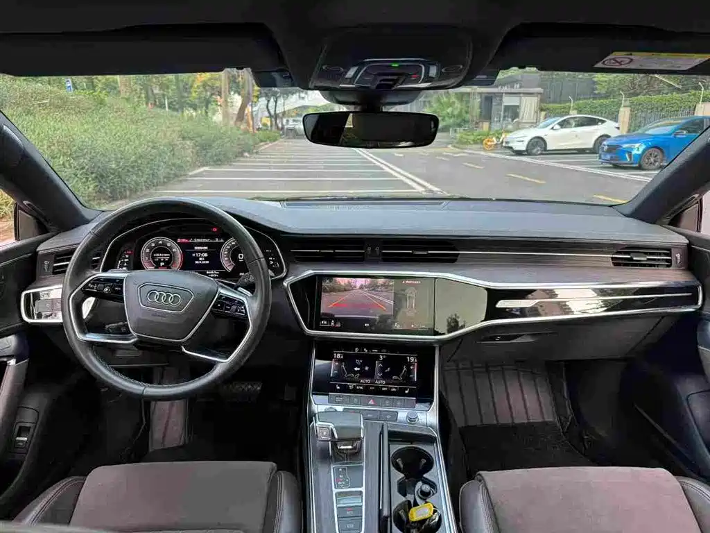Audi A7L — фото 7
