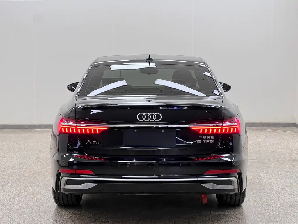 Audi A6L — фото 8