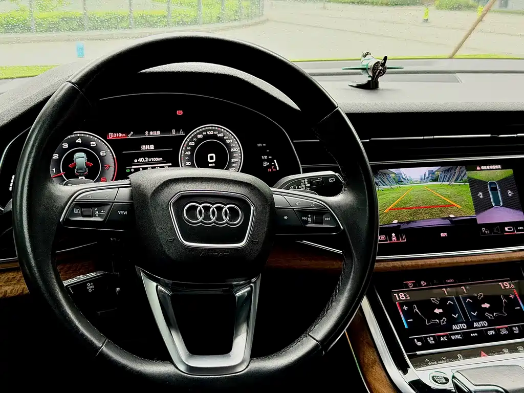Audi Q7 — фото 6