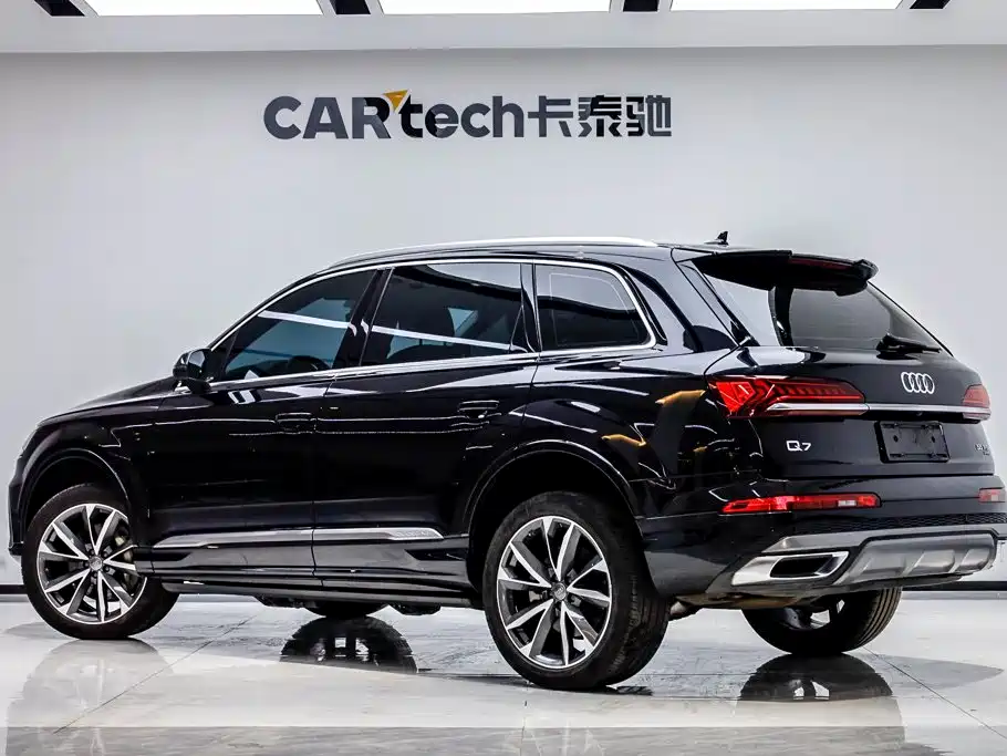 Audi Q7 — фото 4