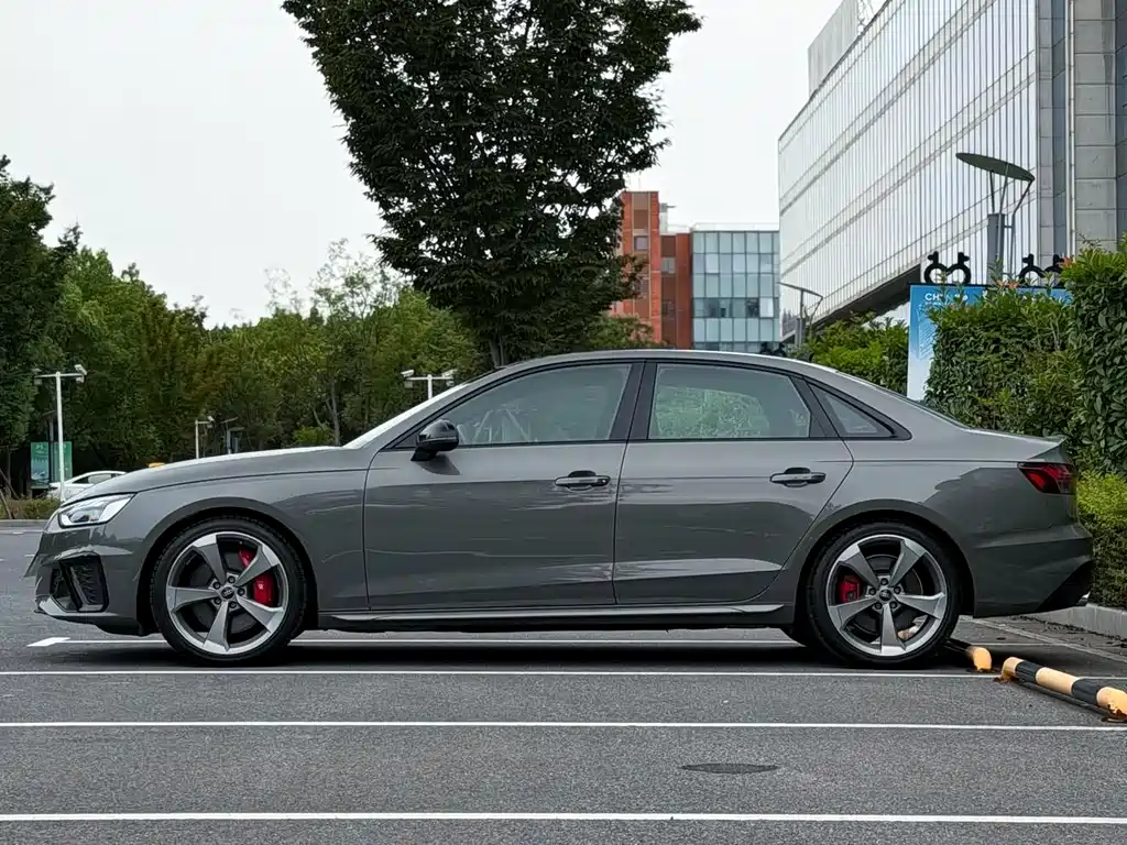Audi S4 — фото 3
