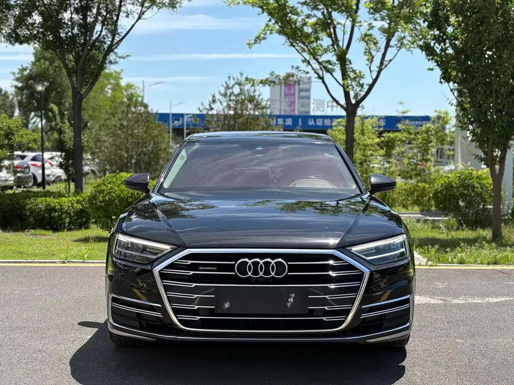 Audi A8 — фото 3