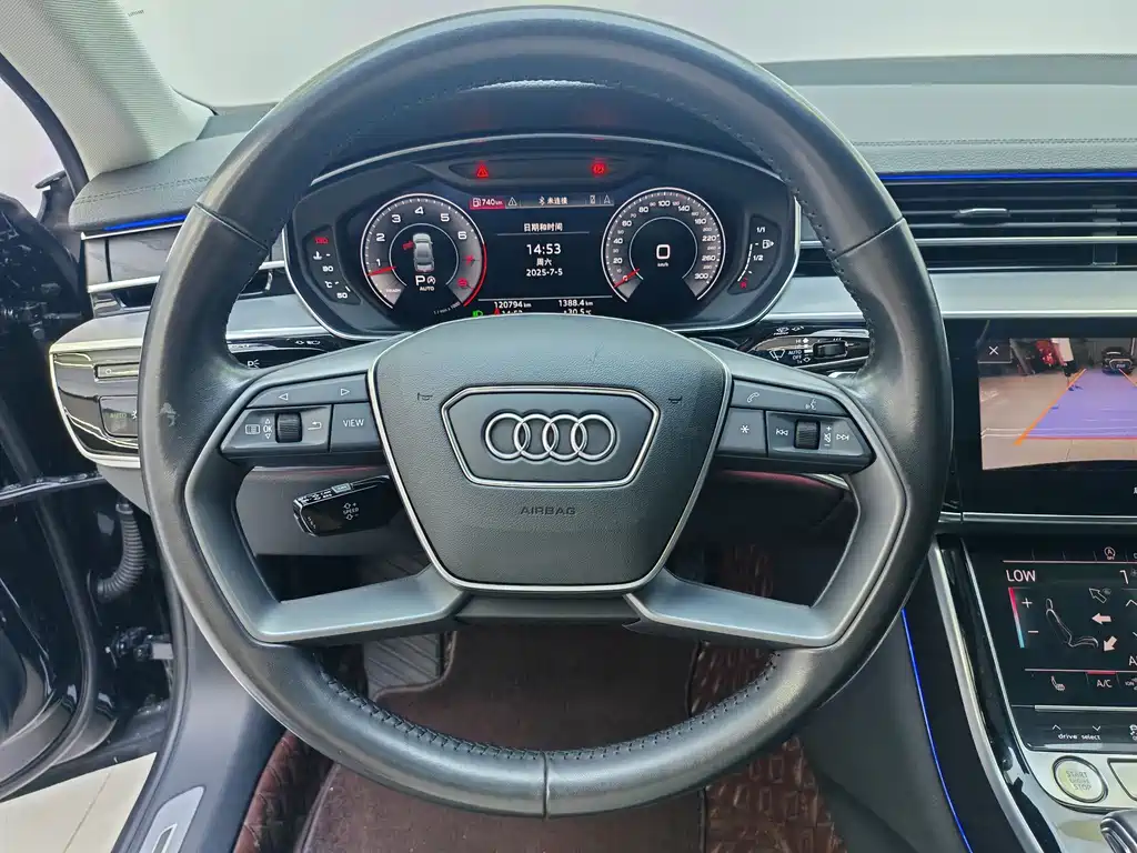 Audi A8 — фото 4