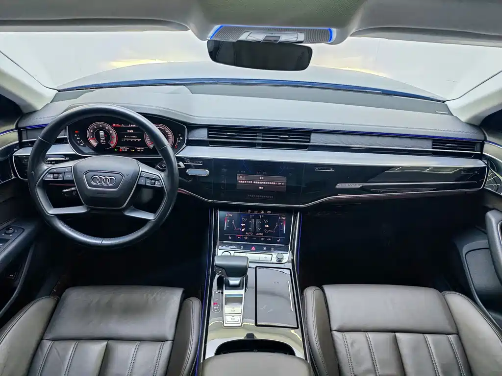 Audi A8 — фото 6