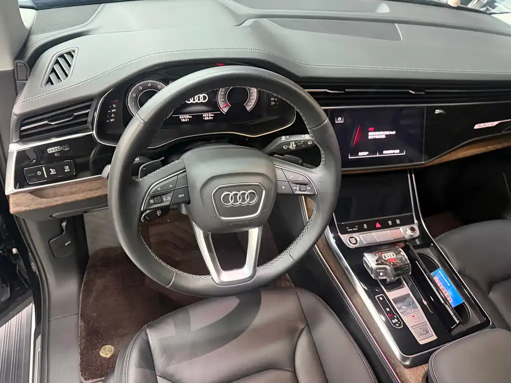 Audi Q7 — фото 5