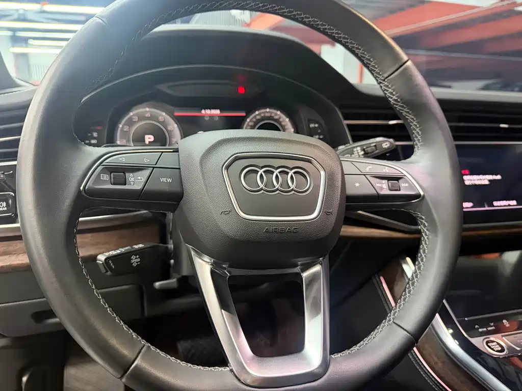 Audi Q7 — фото 7