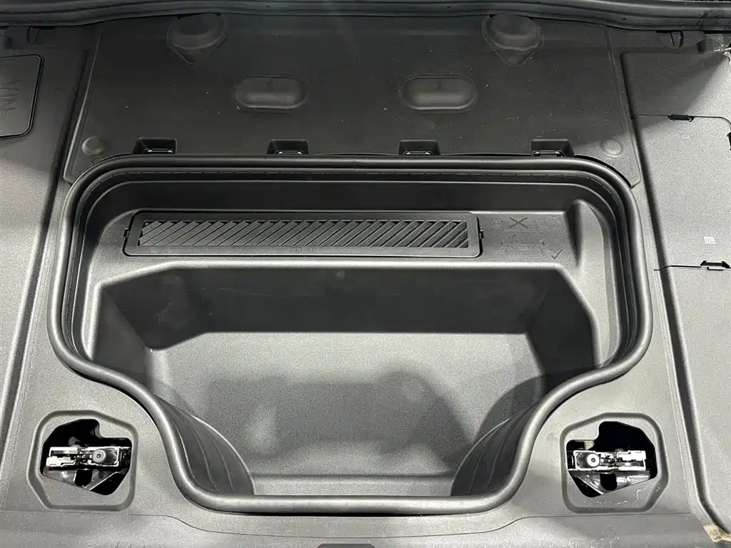 Audi A6L e-tron — фото 8
