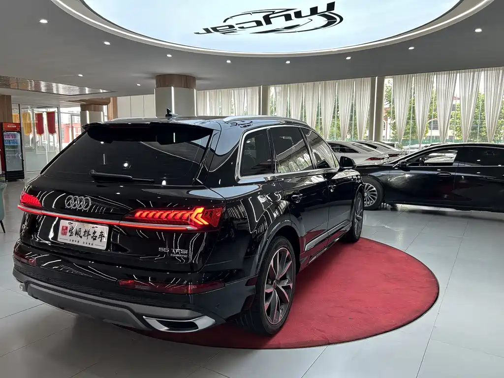 Audi Q7 — фото 5