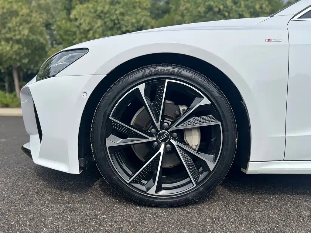 Audi A7 — фото 9