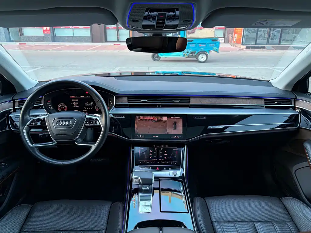 Audi A8 — фото 8