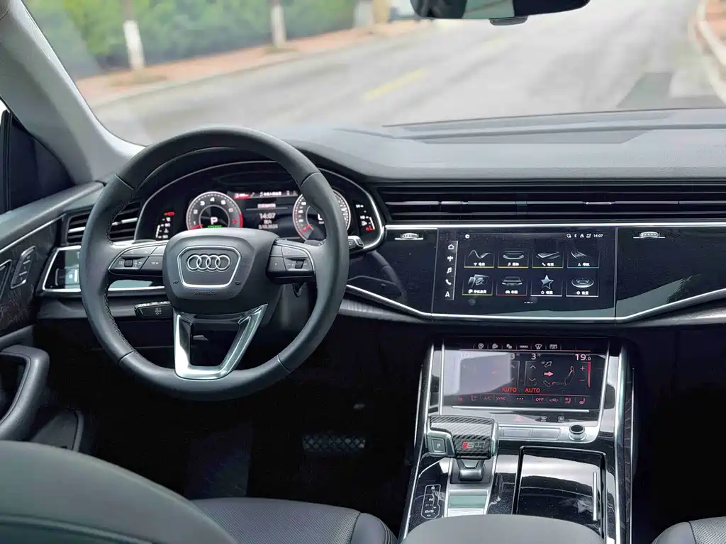 Audi Q8 — фото 5
