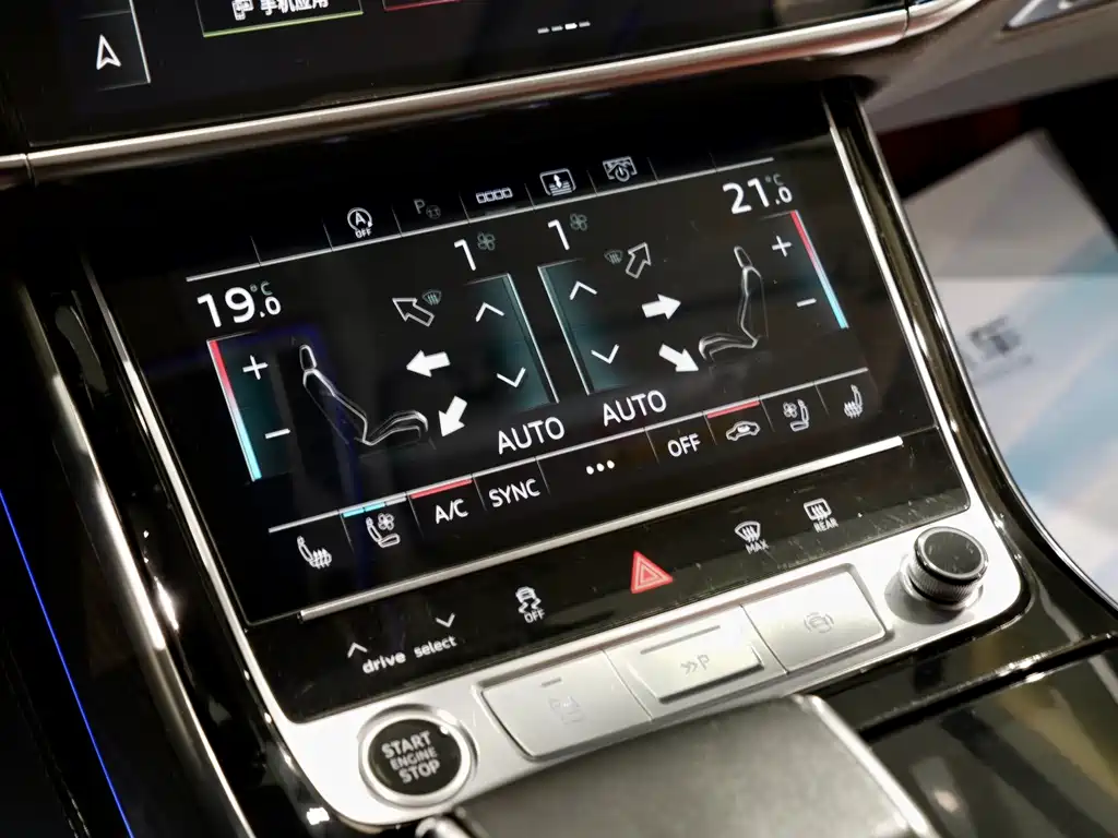 Audi A8 — фото 9