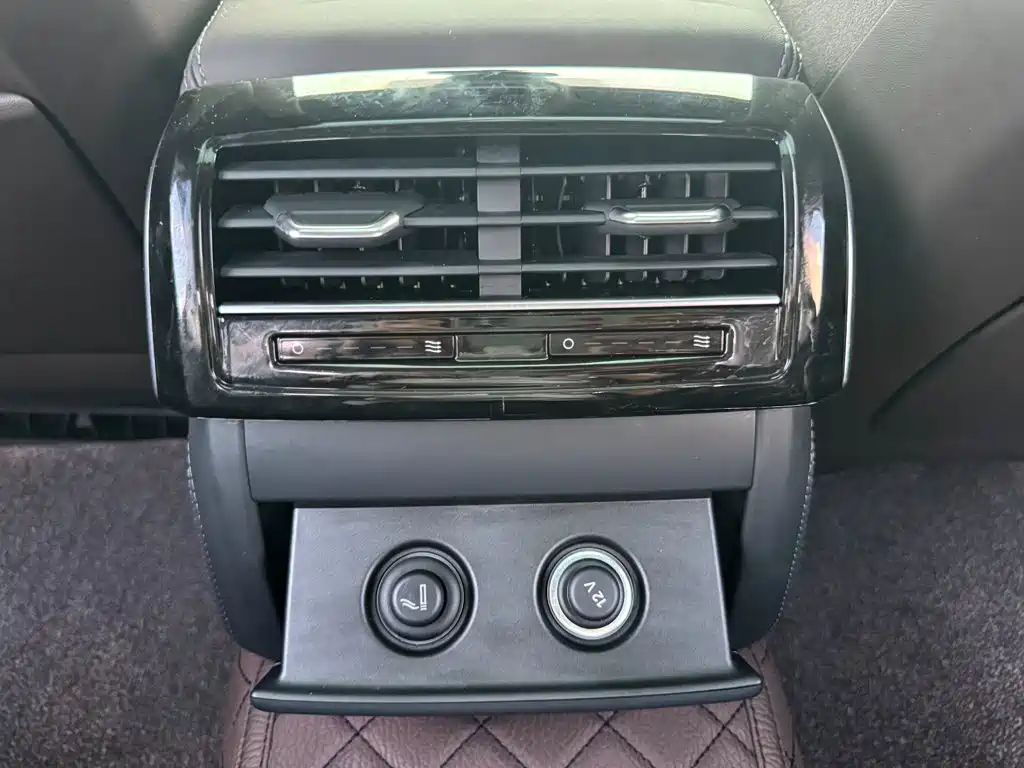 Audi A8 — фото 20