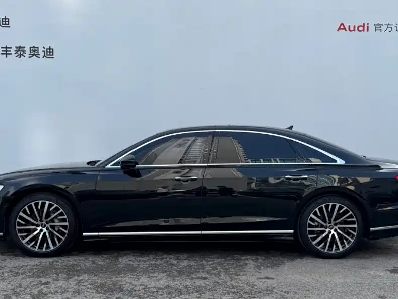 Audi A8 — фото 4