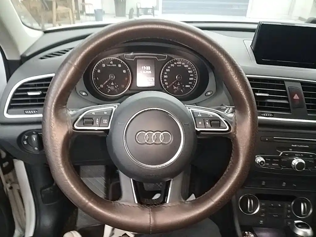 Audi Q3 — фото 11