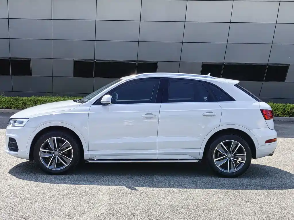 Audi Q3 — фото 4