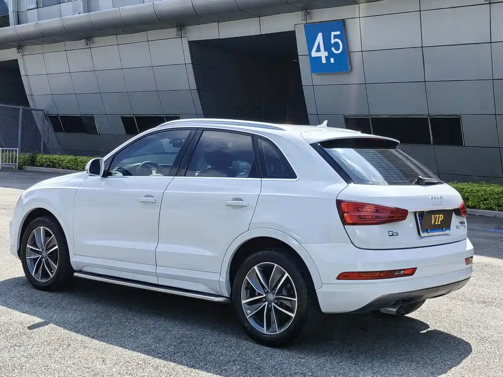 Audi Q3 — фото 7