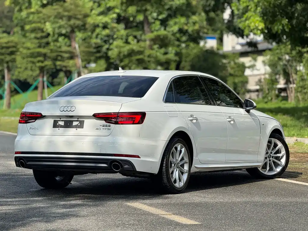 Audi A4L — фото 5