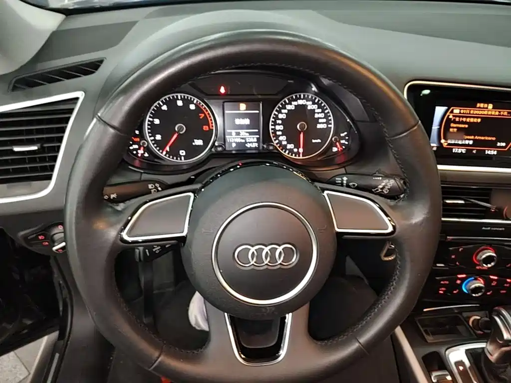 Audi Q5 — фото 11