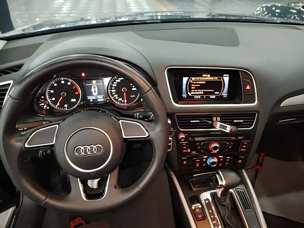 Audi Q5 — фото 10