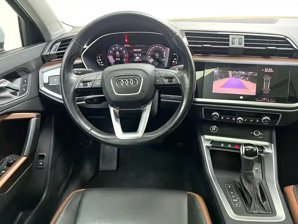 Audi Q3 — фото 10