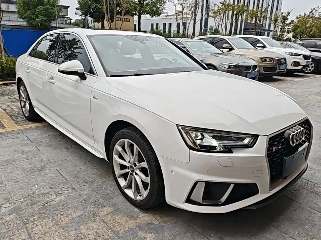 Audi A4L — фото 4