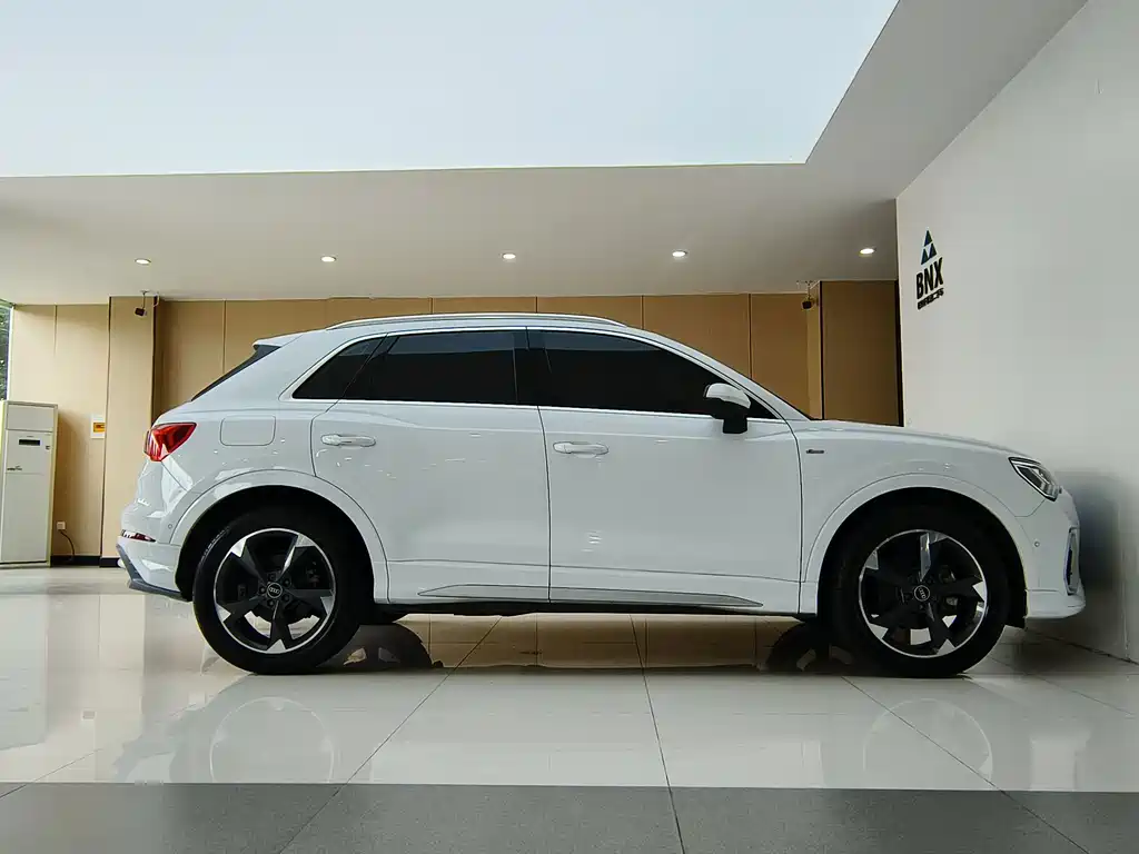 Audi Q3 — фото 3