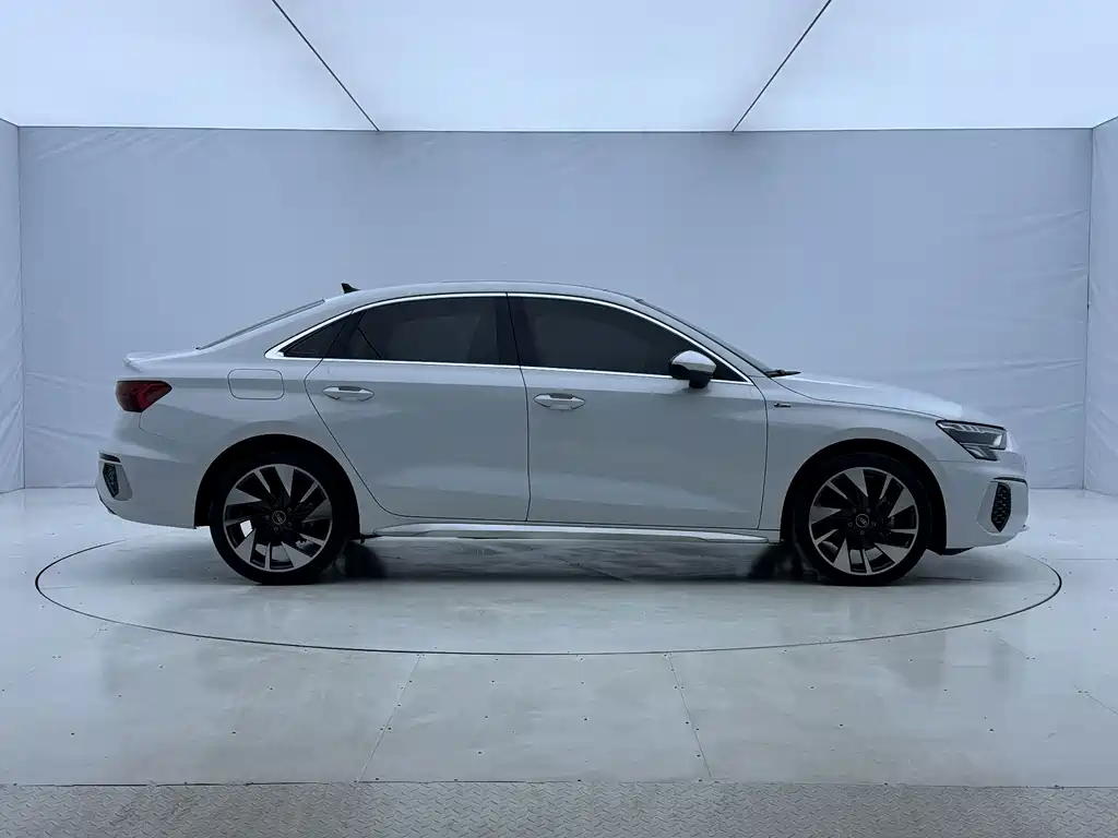 Audi A3 — фото 7